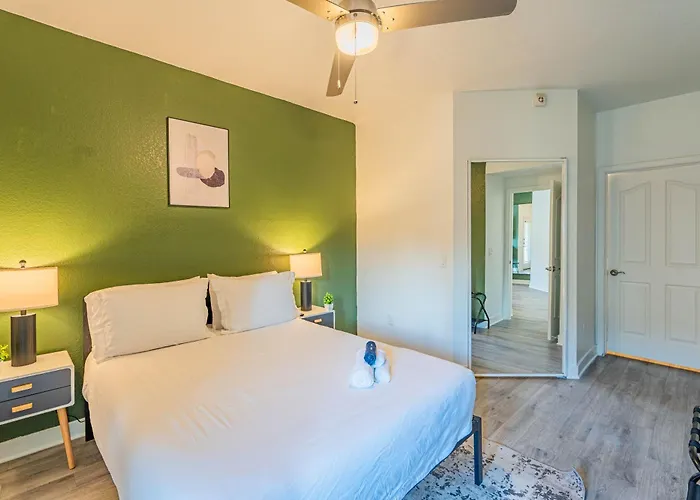 Near Airport-diablo Stadium-pool-spa-gym-parking Apartamento